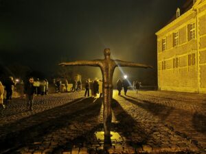 Mehr über den Artikel erfahren Seht diesen Menschen