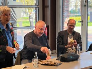 Mehr über den Artikel erfahren Kolpingsfamilie Mönchengladbach zu Gast im Theater Krefeld-Mönchengladbach – „Ansichten und Aussichten“